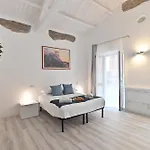 Izzhome The Breeze